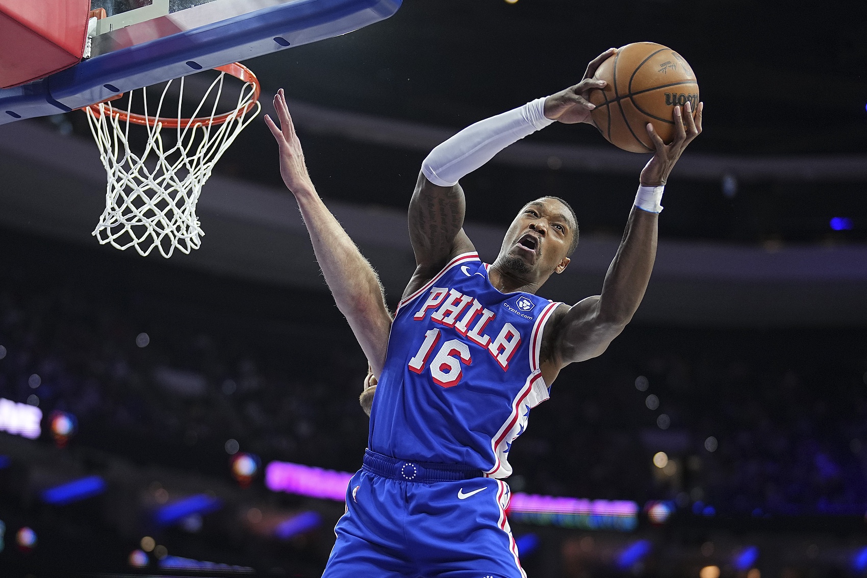 欢迎回到NBA!朗尼-沃克贡献25分11篮板5助攻 获得生涯首次两双